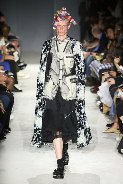 Look 18